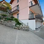 5 Il Tornante Apartment *